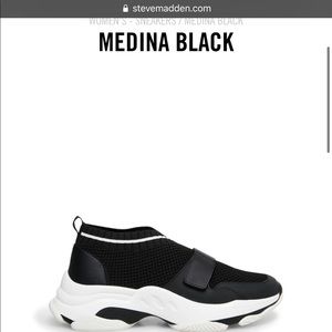 SOLD! Steve Madden “Medina” black sneakers!